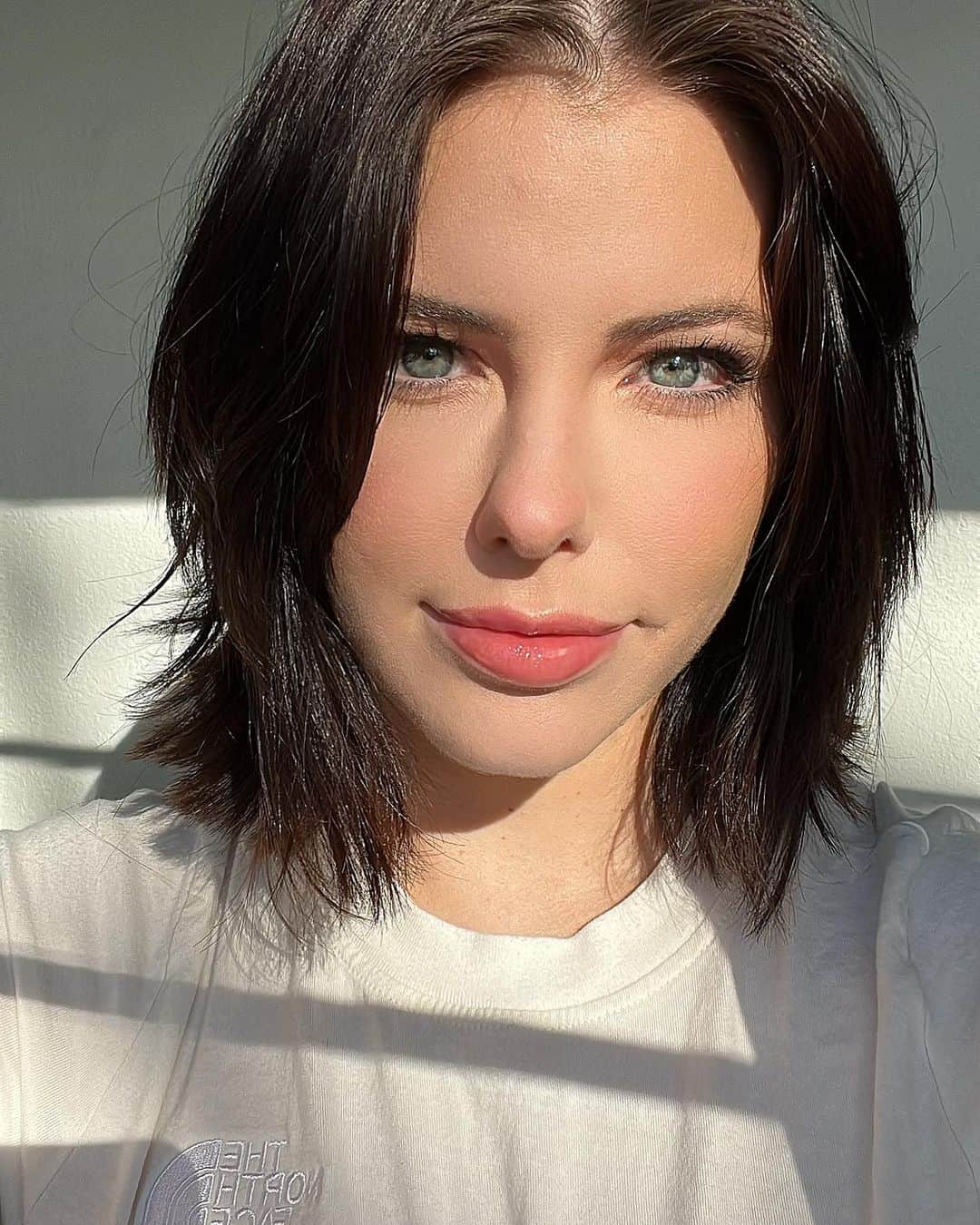 アドリアナ・チェチックのインスタグラム：「If you haven’t caught on of my streams nows the time! Come get to know me and let’s play games! Www.Twitch.Tv/adrianachechik_.」