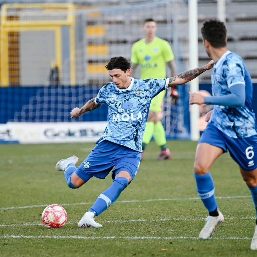 ダニエレ・バゼッリのインスタグラム：「Mi dispiace per l'espulsione: chiedo scusa a tutti 🙏  Godiamoci questi tre punti importantissimi, di grande carattere e da grande squadra!  Ora testa al derby di martedì!  #ForzaComo」