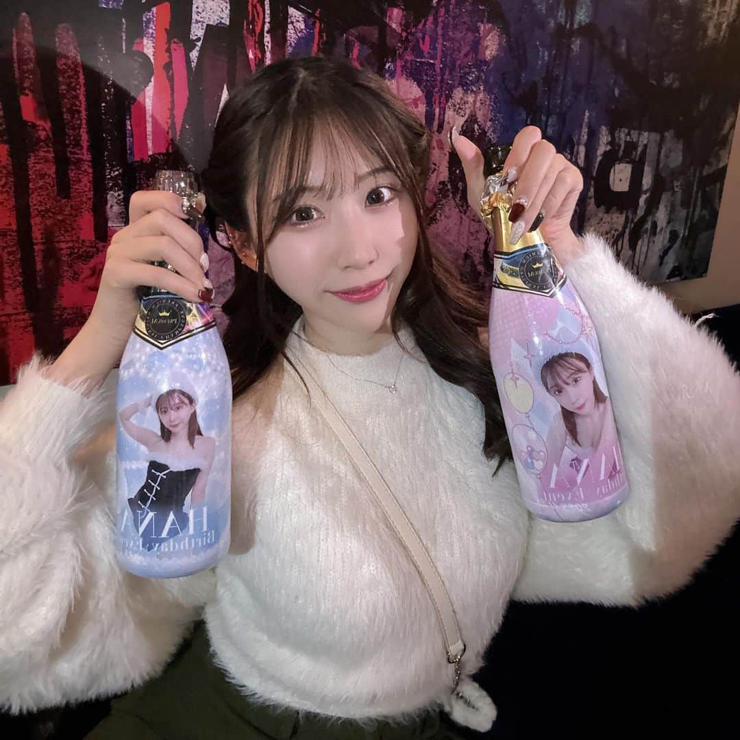 はなのインスタグラム：「1日ゲスト出勤イベント終了しました🥳 本当に楽しかった💕 今回本当女子が多かった〜😇 きてくれた方ほんとにありがとうございます💓 本当に嬉しかった✨🌏  バタバタしてて、最後写真急いで撮ってもらった🤣 生の方がいいってみんな言ってくた🥹❤️ 来れなかった方はまた次の機会に😉❤️🌪️  #japanesegirl #model #sexy #selfie #animegiri # 셀스타그램 #패션스타그램 #데일리 #asiangirl #cosplay #좋Or2 # #YouTube #グラビア #日系穿搭 #コスプレ #女 孩 #山 #发#apan #girl #followme #彼女 #彼女感  #ootd  #lingerie #summer #portrait」