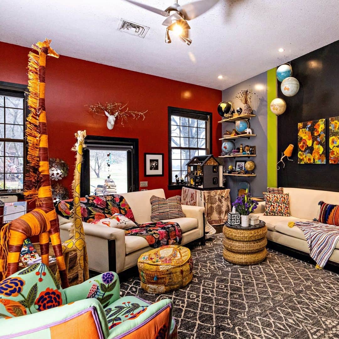 HGTVのインスタグラム：「School is ALWAYS in session for the couple that calls this renovated Knoxville school home 🚌⁠ ⁠ JoAnnie and Grant Tharp, a retired teacher and architect, raised their family in an old school they repurposed into a one-of-a-kind home. Swipe through 👉 to take a look around. ⁠ ⁠ Head to the 👉 link in bio for the full tour. #HGTVDesign」