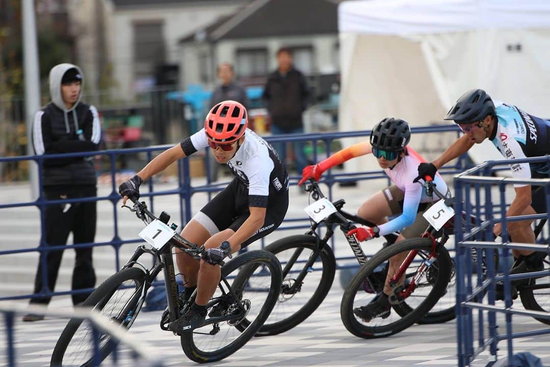 山本幸平さんのインスタグラム写真 - (山本幸平Instagram)「National championships XCE P4th   This was my first time Racing XCE and I enjoyed it very much! Congratulations to our new champions @shobike1205  @citymountainbike @yamamotoathletefarm @team_athlete_farm_specialized   📷 @athlete_japan」11月26日 8時14分 - kohey55