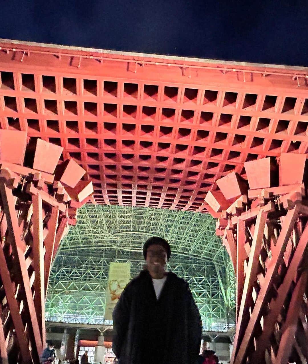 副島淳さんのインスタグラム写真 - (副島淳Instagram)「金沢駅は世界でも有数の美しい駅ということで 駅の正面にはシンボルとなった「鼓門」へ  石川県PTA大会　　創立75周年記念大会 『ウェルビーイングと自分らしい生き方』 と題しまして登壇させて頂きました。  ご来場頂きましてありがとうございました！」11月26日 8時37分 - soejimajun