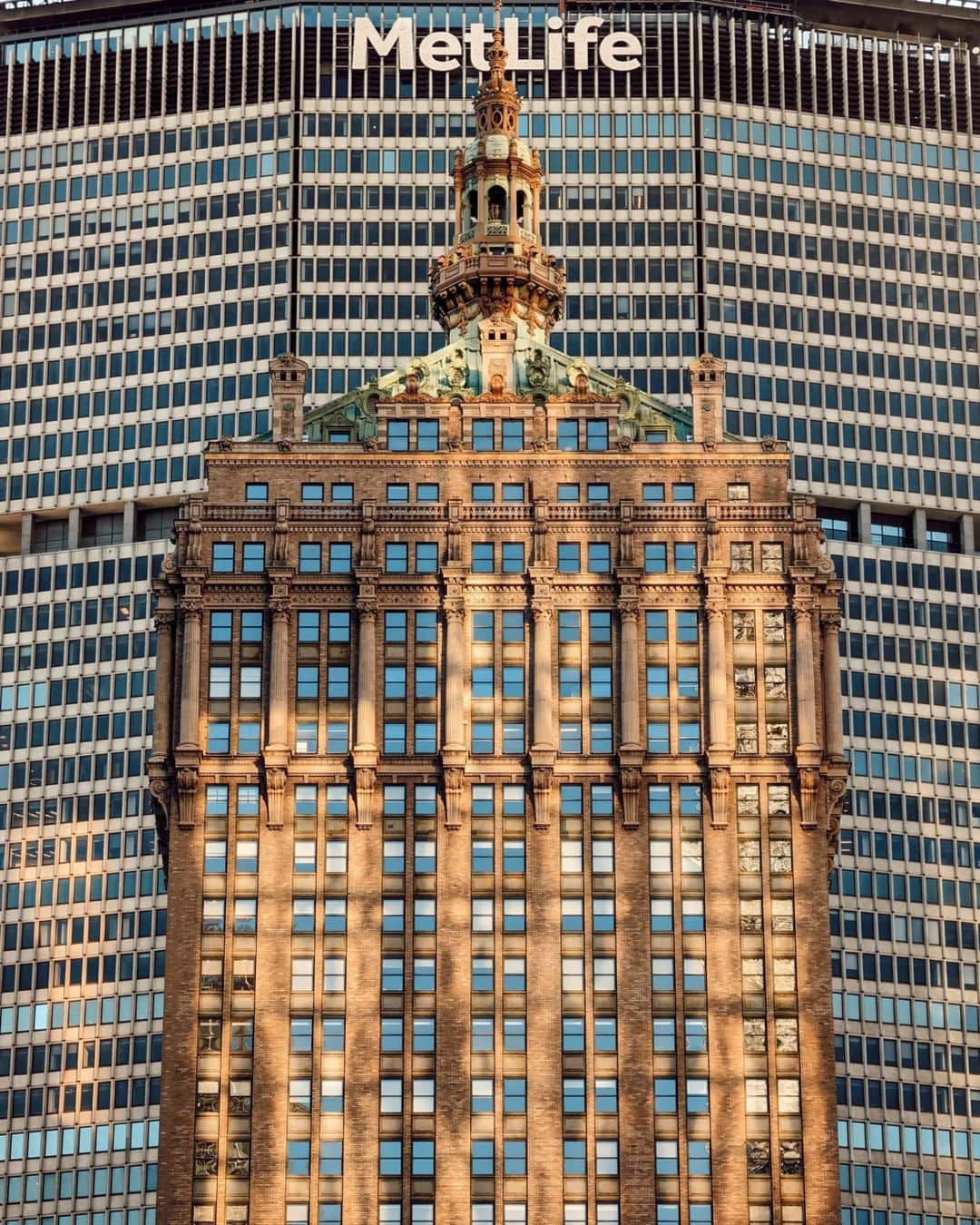 Guido Gutiérrez Ruizさんのインスタグラム写真 - (Guido Gutiérrez RuizInstagram)「Windows of New York • Ventanas de Nueva York #Guigurui」11月26日 8時54分 - guigurui