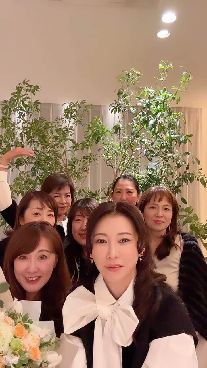 水谷雅子のインスタグラム：「お誕生日会dinner 『レストランM』 いくつになっても可愛らしく 素敵に歳を重ねてみえるまゆみさん❣️☺️🩷 お誕生日おめでとう🎂🎉🥳✨💕 今回いつものメンバー全員揃わなかったのが 寂しく残念でしたが、久しぶりにみなさんお会い出来て 楽しい時間を過ごしました😊✨✨✨💕💕 #お誕生日会#お誕生日おめでとう #いつまでも可愛い #美意識向上  #思い出に残る誕生日会 #楽しい時間を過ごしました  #レストランm#美味しい料理#素敵な空間 @restaurant.m0720」