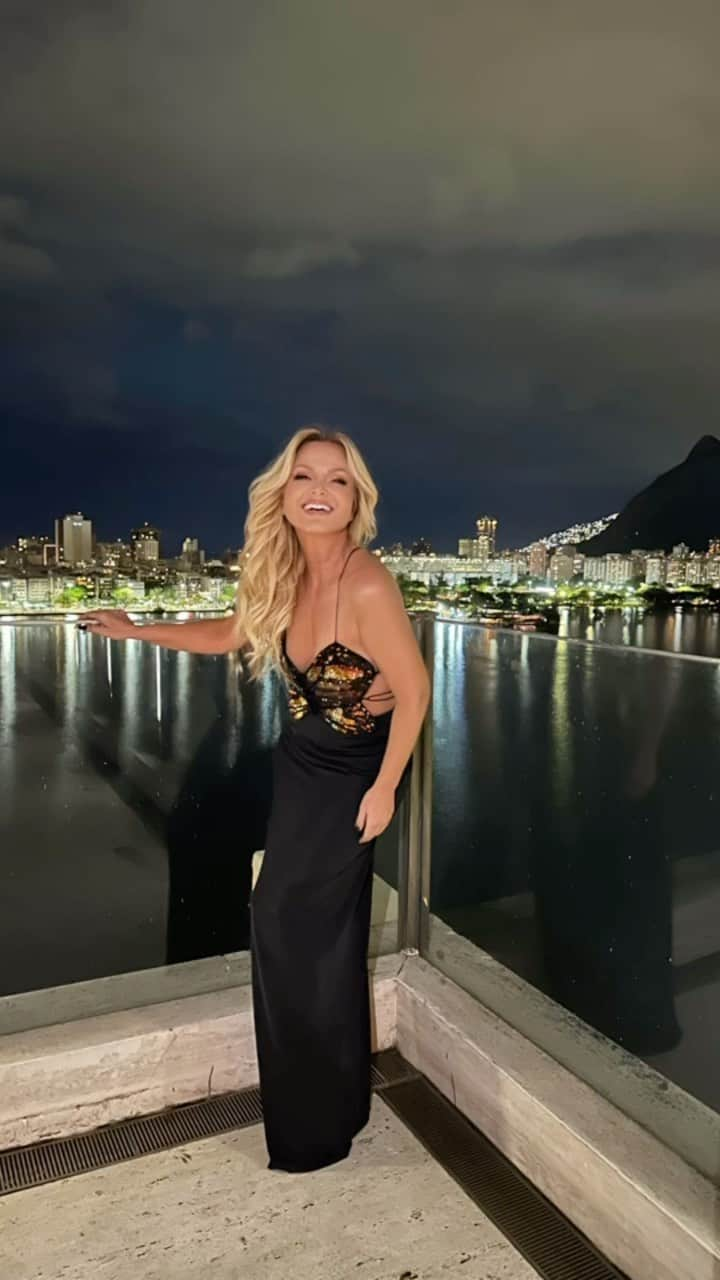 Eliana Michaelichin Bezerraのインスタグラム：「Para uma noite especial aqui no RJ ❤️」