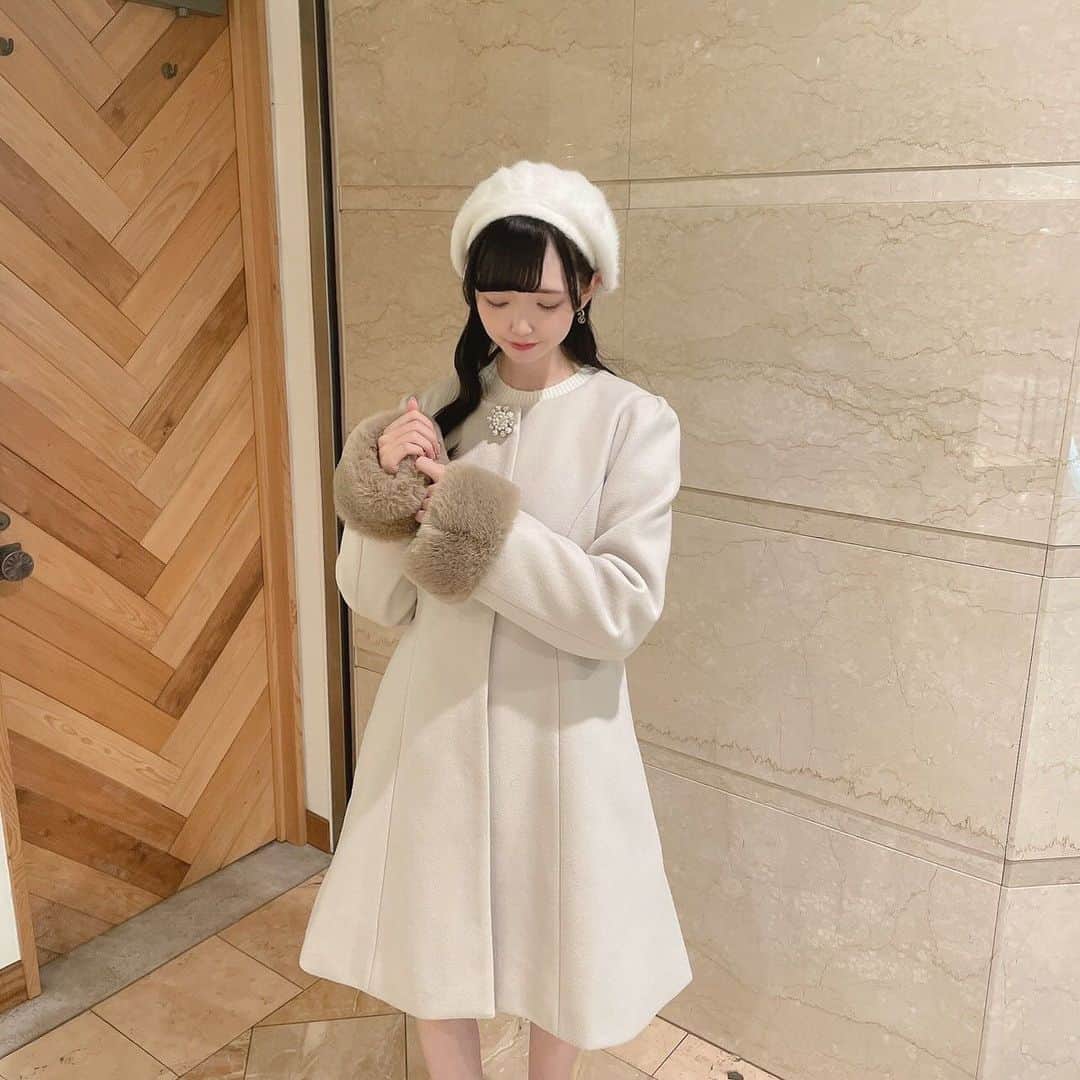 evelynさんのインスタグラム写真 - (evelynInstagram)「winter collection new coat🎄⋆* ㅤㅤㅤㅤㅤㅤㅤㅤㅤㅤㅤㅤㅤ #ビジューAラインコート ¥18,700 ㅤㅤㅤㅤㅤㅤㅤㅤㅤㅤㅤㅤㅤ #evelyn #エブリン」11月26日 9時34分 - evelyn.official