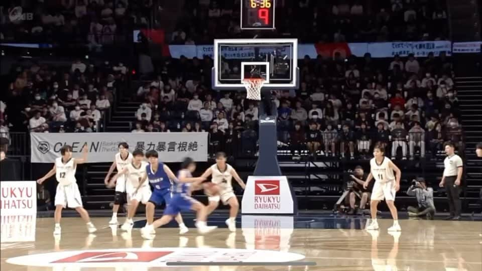 長嶺花菜のインスタグラム：「🏀 QAB 11月26日（日）午前10:55〜放送 昨年に続き、リポーターとして取材させて頂きました😊  是非、ご覧ください♪  #美来工科 #石川高校 #ウィンターカップ」