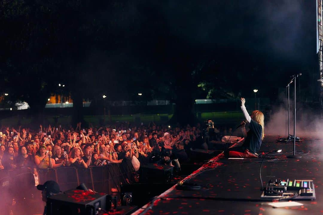 Paramoreさんのインスタグラム写真 - (ParamoreInstagram)「Our biggest headlining show thus far. Thank you Sydney.   📸: @zacharygray」11月26日 9時38分 - paramore