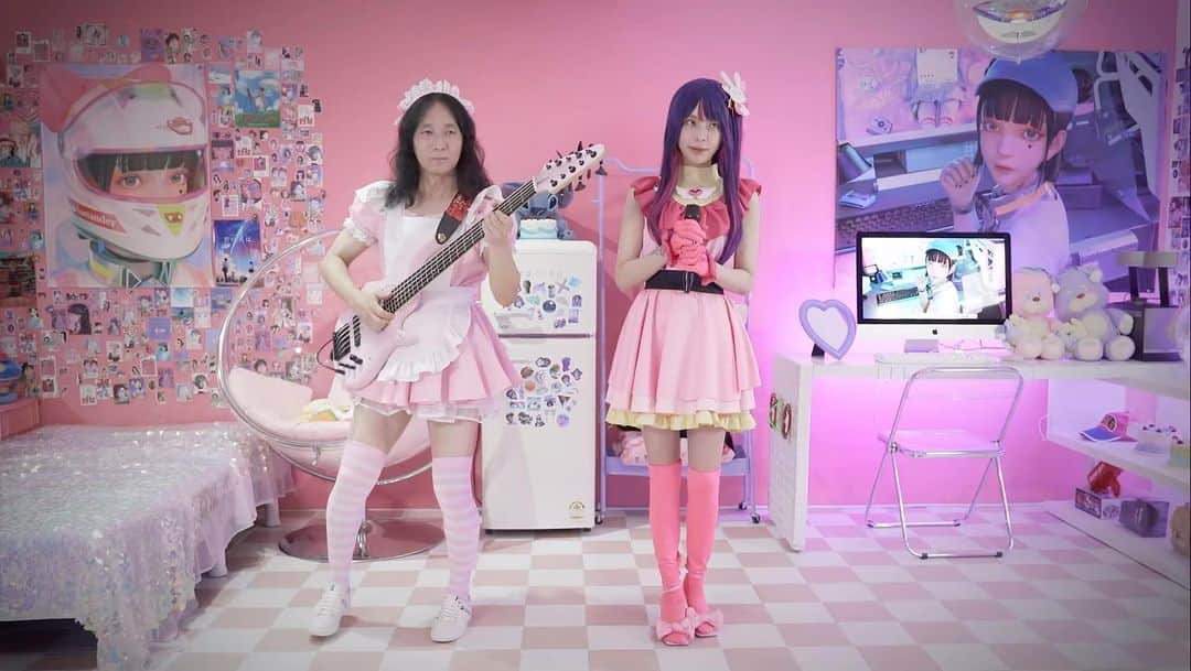 H.J.Freaksのインスタグラム：「아이돌+돌아이」