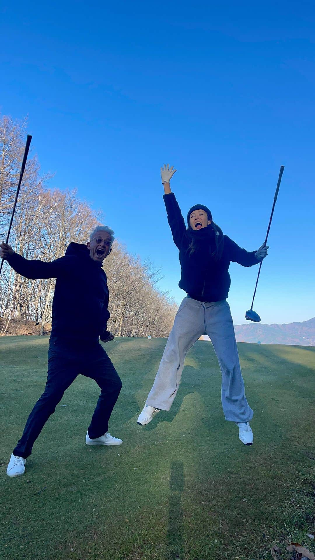 マーク・パンサーのインスタグラム：「娘と今年最後の北八ヶ岳ゴルフ⛳️後半戦ww 勝敗はいかに⁉️」