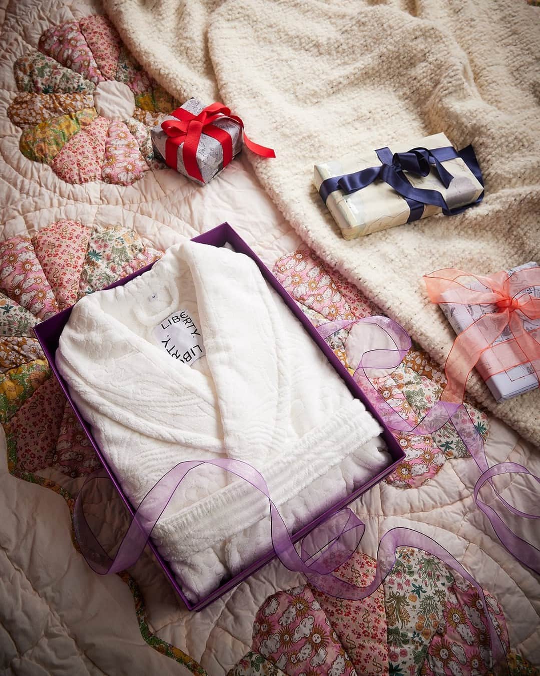 リバティオブロンドンのインスタグラム：「The Ianthe Bath Robe: perfect for gifting and beyond. Tap to shop.」