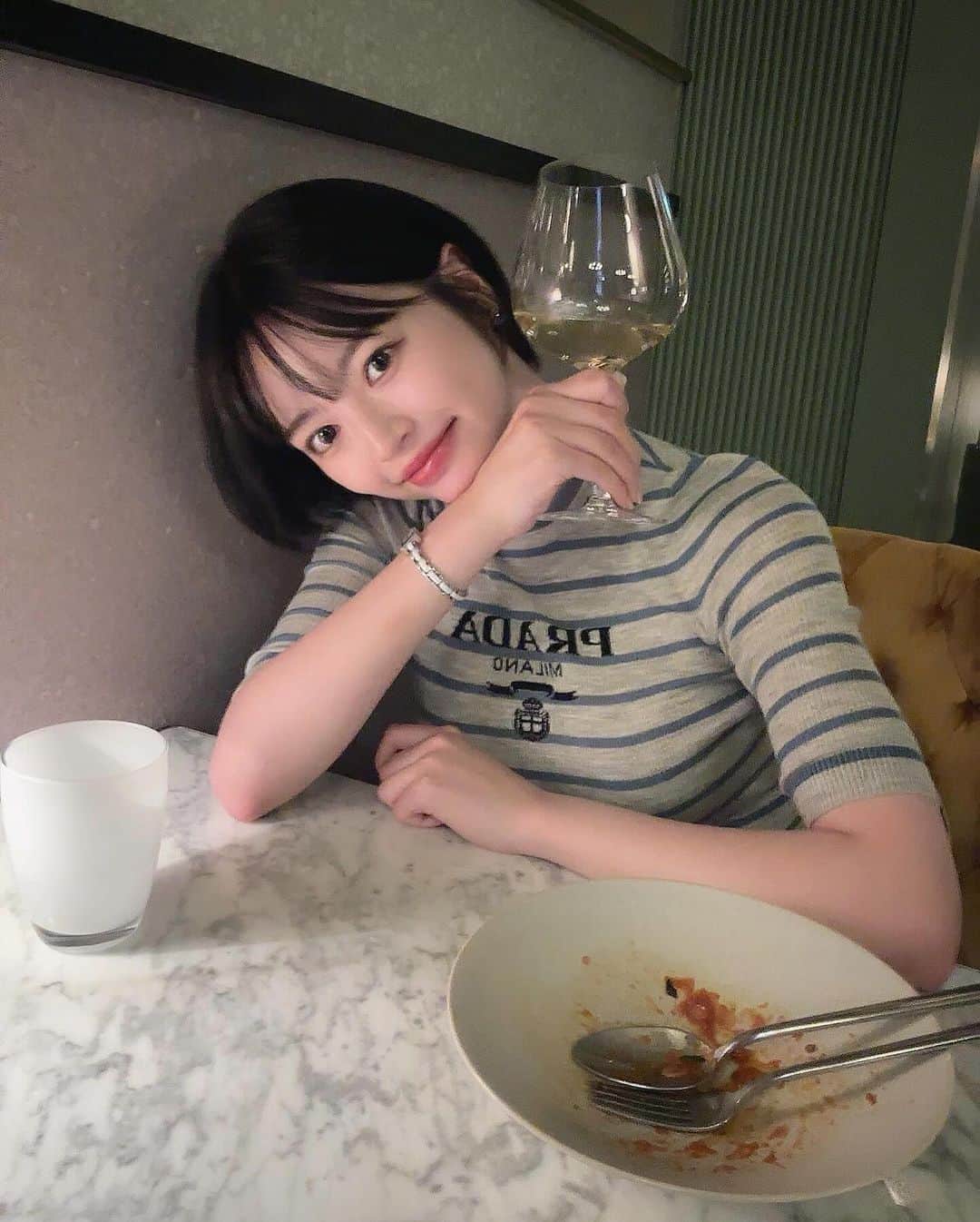 小森ほたるのインスタグラム：「美味しいワインと料理で幸せ120%になりました😚🍽️🍾🍷💕」