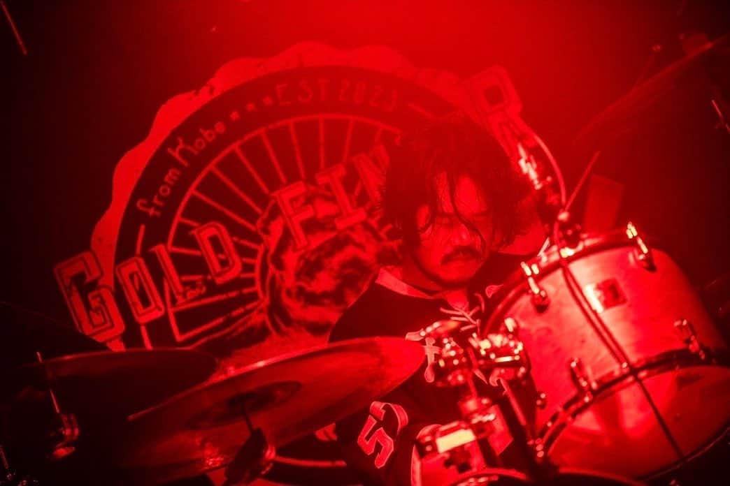 CIVILIANさんのインスタグラム写真 - (CIVILIANInstagram)「2023.11.26  the cibo presents. KOBE circuit festival ＜GOLD FINGER 2023＞  setlist 1.人類教ノスゝメ 2.光 3.さよなら以外 4.せめて綺麗に 5.déclassé  #GOLDFINGER2023 #神戸サーキットフェス #CIVILIAN  photo by オオツカユウコ」11月26日 20時16分 - civilian_official