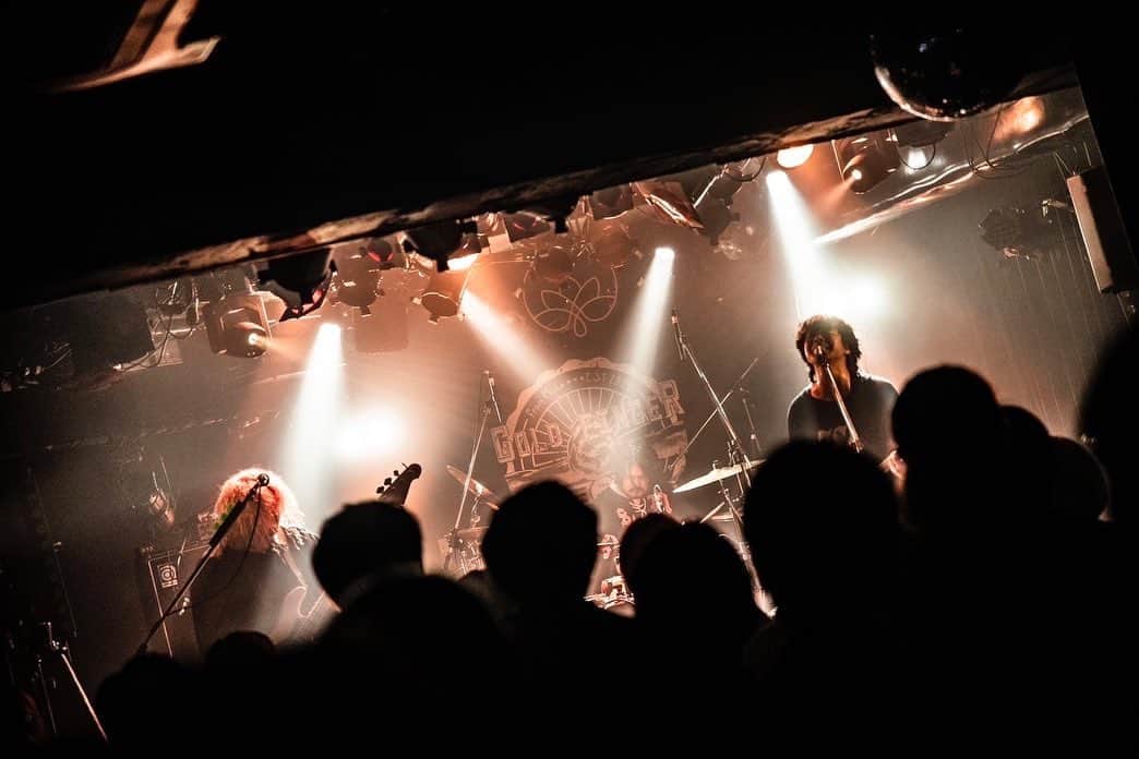 CIVILIANさんのインスタグラム写真 - (CIVILIANInstagram)「2023.11.26  the cibo presents. KOBE circuit festival ＜GOLD FINGER 2023＞  setlist 1.人類教ノスゝメ 2.光 3.さよなら以外 4.せめて綺麗に 5.déclassé  #GOLDFINGER2023 #神戸サーキットフェス #CIVILIAN  photo by オオツカユウコ」11月26日 20時16分 - civilian_official