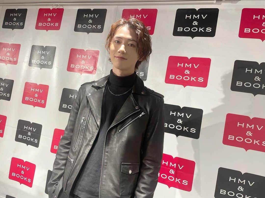 北村健人のインスタグラム：「お渡し会2部の衣装はレザージャケット」