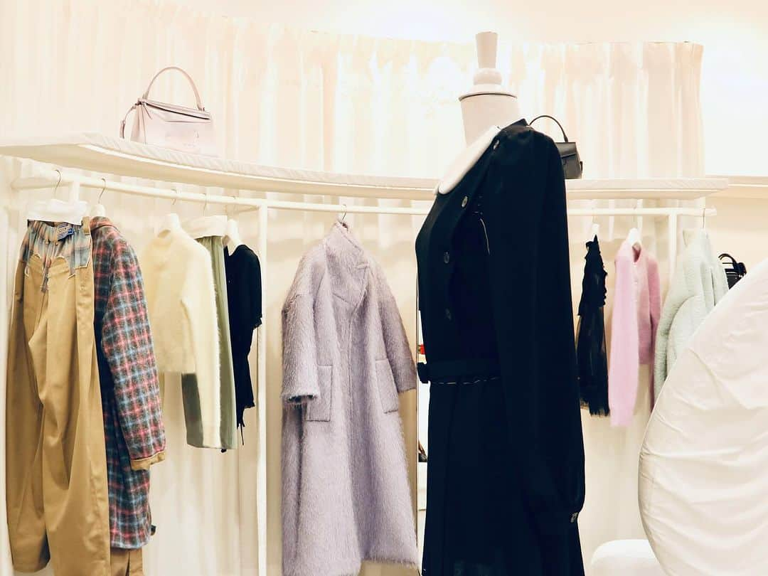 DOVER STREET MARKET GINZAのインスタグラム：「Maison Margiela AW23 new items have arrived at Dover Street Market Ginza 3F Maison Margiela space. @maisonmargiela by @jgalliano  @doverstreetmarketginza  #doverstreetmarketginza」