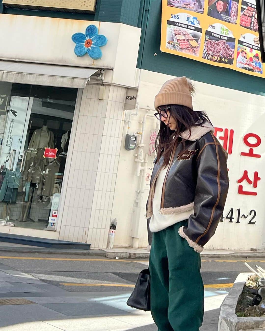 ファン・シネのインスタグラム：「_ ❤️쌀쌀하니 좋아요.. #추워야겨울이지  _」