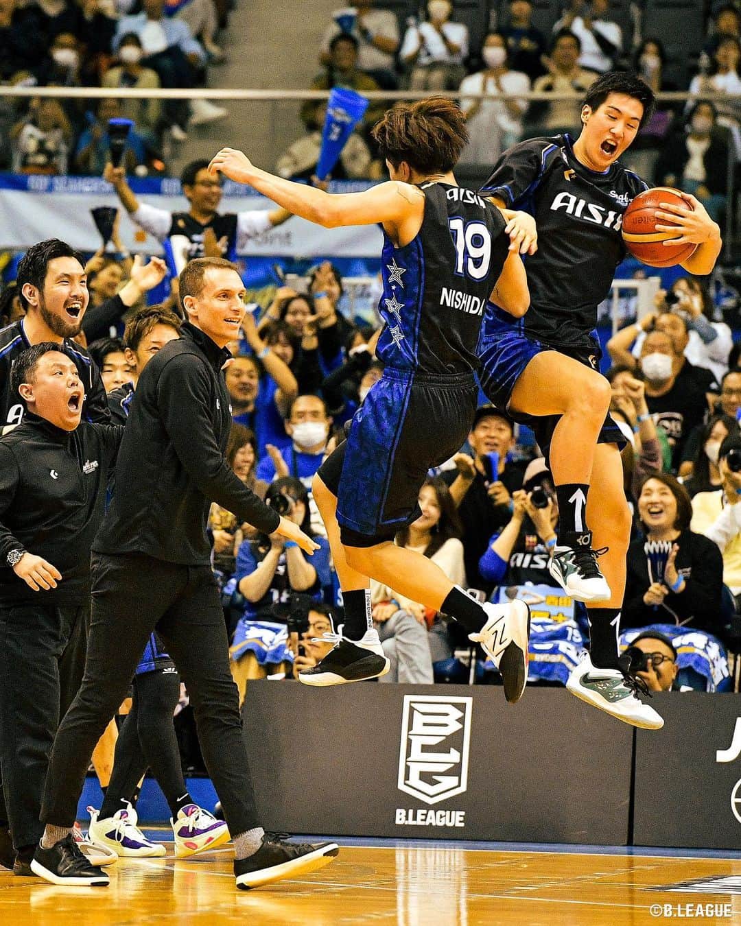 のインスタグラム：「今日は #いいチームの日 🤝  #Bリーグ」