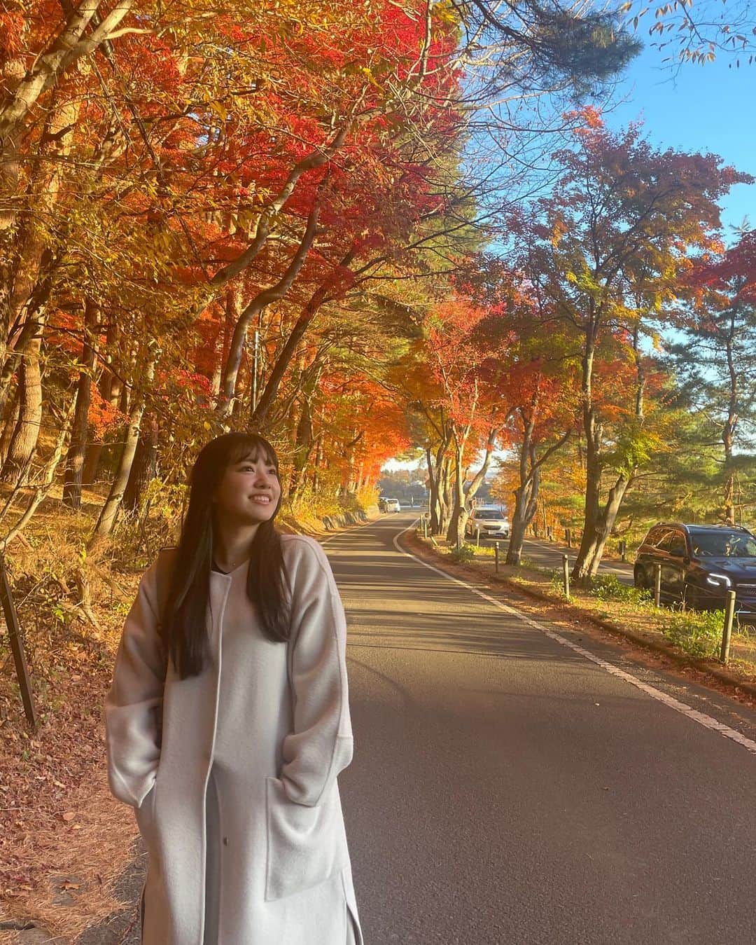 中嶋桃花さんのインスタグラム写真 - (中嶋桃花Instagram)「少し前に初山梨 この距離の富士山も初めて🗻  本当に綺麗で圧倒された 帰ってきたところなのにもう既に山梨行きたくなってます😌  紅葉もとっても綺麗だったからいっぱいお裾分け🍁」11月26日 20時32分 - momoka_nakajima