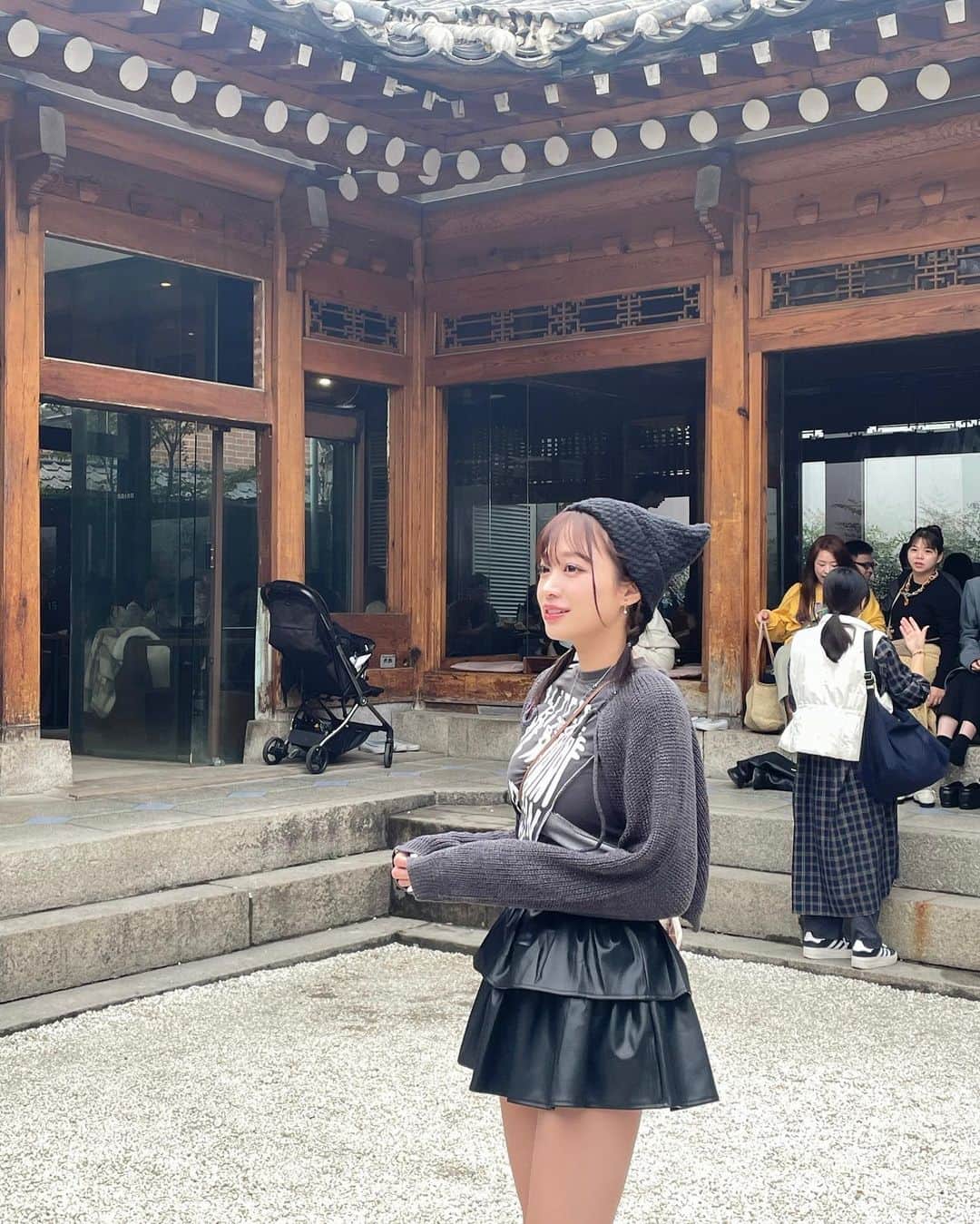 青井春さんのインスタグラム写真 - (青井春Instagram)「/* #韓国#韓国カフェ #한국#한국여행#카페##셀카#셀스타그램#셀피#어니언안국#종로구#종로#상수#상수카페#오오티디#ootd」11月26日 20時35分 - harujjang26