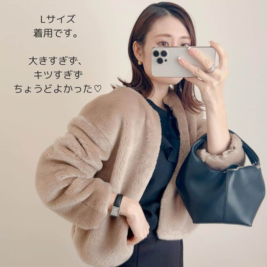 n.etsuuさんのインスタグラム写真 - (n.etsuuInstagram)「2023.11.26  @gu_for_all_  #フェイクファージャケット beige / L  オンラインでかったから ドキドキしたけど←  ふわふわでボリュームもちょうどよくって 可愛かった♡  ポケットが付いてるのも嬉しい☺️  ベージュって顔くすみがちやったから避けてたけど…このベージュは大丈夫な気がしてます🤭  jacket▸#gu blouse▸and Me... skirt▸Meri boots▸I NEED MORE SHOES bag▸LE MORE  #gu#ジーユー購入品 #高身長コーデ#骨格ストレート#ママコーデ #アラフォーママ」11月26日 20時36分 - n.etsuu