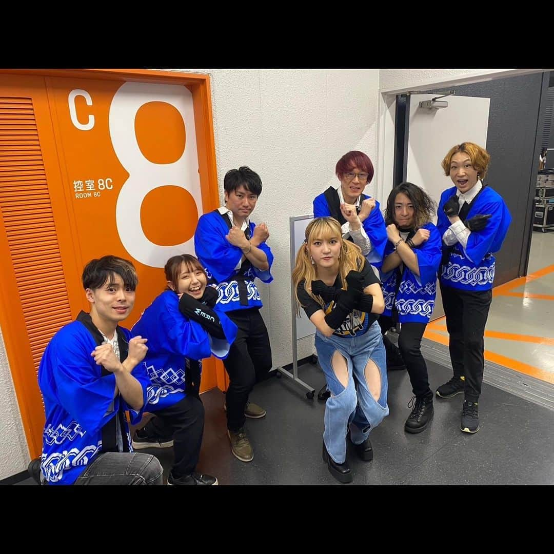 JUNNAさんのインスタグラム写真 - (JUNNAInstagram)「ANIMAX MUSIX 2023  オールラインナップでの衣装🖤 Tシャツにジーンズ👖  アームウォーマーも初だったけど、激かわだった✌🏻」11月26日 20時47分 - junnarockyou