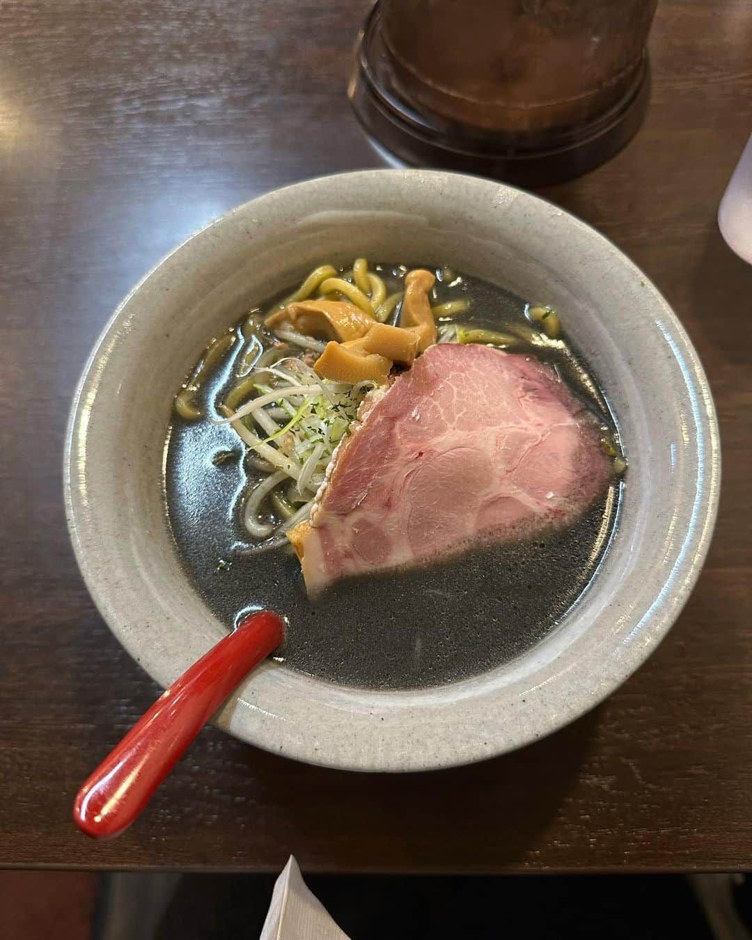 西村彩香さんのインスタグラム写真 - (西村彩香Instagram)「.  金沢食い倒れツアー楽しかったー☺️  1. 薄手のショートコートで十分暖かった1日目 2. logic 全部軽めでカロリー0 3. まいもん寿司 4. 東出珈琲まさかの休み 5. ブリ釜が美味しすぎて取り合い 6. 東出珈琲の🍮リベンジ成功 7. 麺屋大河のイカ墨ラーメン美味しすぎ 8. 腹パンからの第7ギョーザ 9. 1人だけ下手すぎた九谷焼絵付け体験 10. 西村浦骨」11月26日 20時42分 - leimoni_n