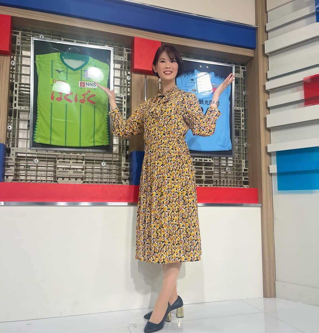 小松千絵のインスタグラム：「今日の #山梨スピリッツ 🏀  来週は 水曜日に行われるメルボルン・シティ戦の模様や ヴァンフォーレ甲府、FCふじざくら山梨のサポーター交流イベントの模様をお伝えします✨ 「見事決勝トーナメント進出！」という言葉が言えますように🎵  また明日11/27のキックスのヴァンフォーレ甲府コーナー（15時10分頃〜）は タイのブリーラムに下見に行ってきた方が出演です！ タイ遠征について質問などありましたら 💌kks@ybs.jp まで！  ピアス #HIJI工房 ヘアセット #CHARME  #山梨県 #山梨 #yamanashi #甲府 #アナウンサー #ラジオパーソナリティ #ラジオパーソナリティー #ラジオ #radio #radiko #山梨放送 #ybsラジオ #小松千絵 #山梨スピリッツ #山梨スポーツ」