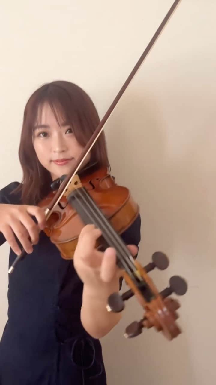 高松あいのインスタグラム：「J.S.Bach：Menuett G dur バッハ：メヌエット ト長調 . ちゃんと弾いてる動画投稿してなかった！  . #ヴァイオリン #バイオリン #ヴァイオリニスト #バイオリニスト #violin #violincover #violinplayer #violinpractice #violinperformance #小堤琴 #violinist」