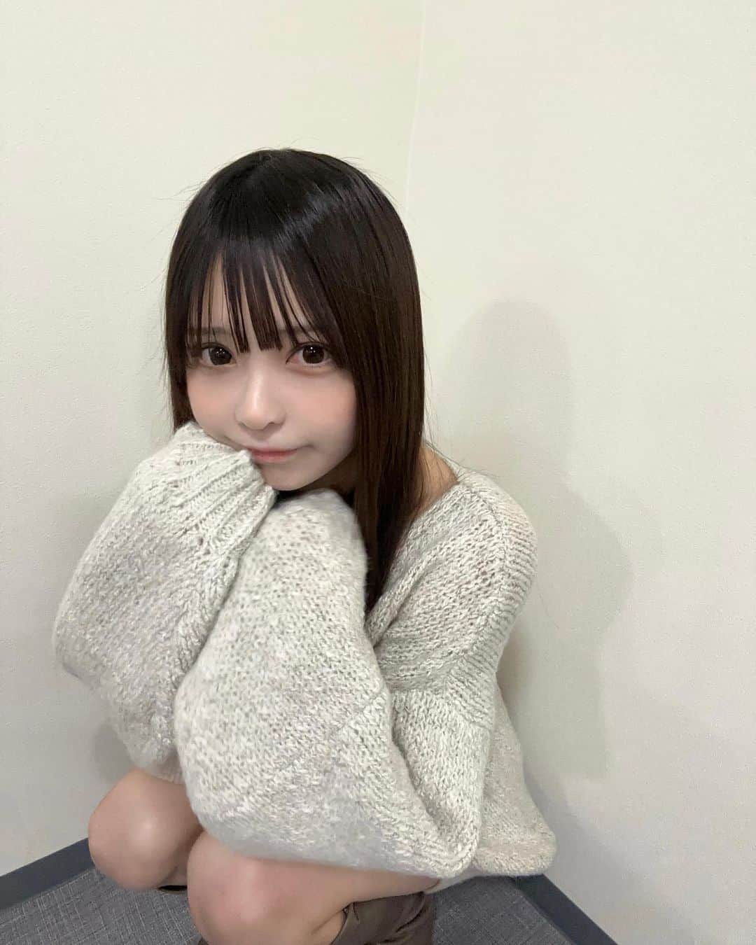 柊ききさんのインスタグラム写真 - (柊ききInstagram)「. ゆるニット⛄️❄️🧶 #アイドル #地下アイドル #冬コーデ #ニットコーデ #彼女感」11月26日 20時56分 - kiki_u___