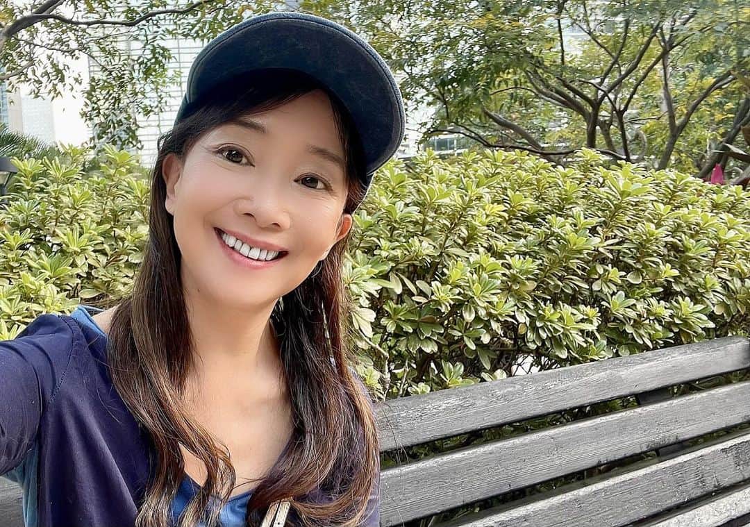 アグネス・チャンのインスタグラム：「公園内のお茶専門店でプーアル茶を飲んで、潮州餃子を頂きました。　51周年のささやかなお祝いでした。」