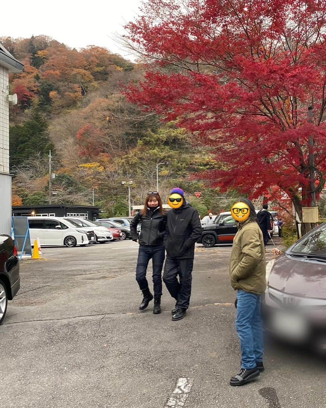 指出瑞貴さんのインスタグラム写真 - (指出瑞貴Instagram)「🏍️🩵🩵 Touring-day. I went to miyagase with daddy and daddy’s friends !  jacket, trainer, pants, ▶︎ #spidi #spidiontrack  Boots ▶︎ #xpd Back pack ▶︎ #michaelkors  父と、父の友人方と、最高気温８度の中ツーリング。笑 ねえー、寒すぎだよー！！笑 寒さが心臓まで沁みた〜🥶🤣🤣  ずっと行ってみたかった @unitedcafe_miyagase ☕️ 世田谷店 @unitedcafe_mc はたまに遊びに行っていたのですが、新店舗へ☺️ 素敵なスタッフさまの元、ゆっくり美味しいご飯とコーヒーで過ごさせてもらいました🥰  おしゃれな外装なので、愛車と写真、撮るよね〜😏🩵  宮ヶ瀬ダム近くまで行って、紅葉みたり🍁 コーナーリングの多い道を通ったり、 満喫しました🥰🥰寒かったけど🥶  父のお友達も、納車したばかりだし私も #xsr700 だし みんなでワイワイしました☺️寒かったけど🥶  バイク揃ってるとかっこいいわぁ〜〜❣️❣️」11月26日 20時59分 - sashidemizuki