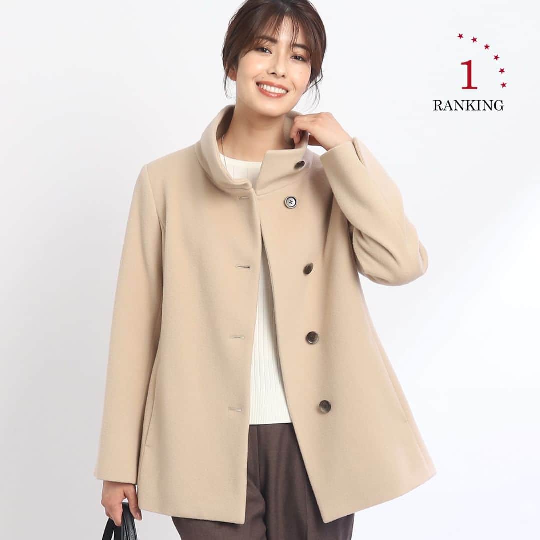 Reflect リフレクトのインスタグラム：「WEEKLY RANKING - OUTER -  今、店舗とオンラインストアでリアルに売れている 人気アウターBEST3をランキングでご紹介します。  様々なシーンで活躍してくれるウールコートや 美シルエットのダウンコートなどがランクイン！  ぜひチェックしてみてください♪  ｜商品情報｜ ①スタンドカラーミドルコート No.101-97551｜¥51,920(taxin) ②スタンドカラーフーデッドロングダウンコート No.101-97561｜¥39,930(taxin) ③スタンドカラーフーデッドダウンコート No.101-97560｜¥36,960(taxin)  ▼プロフィール@reflect_kobe_officialより、 公式サイトページにリンク頂けます。  #reflect #リフレクト」