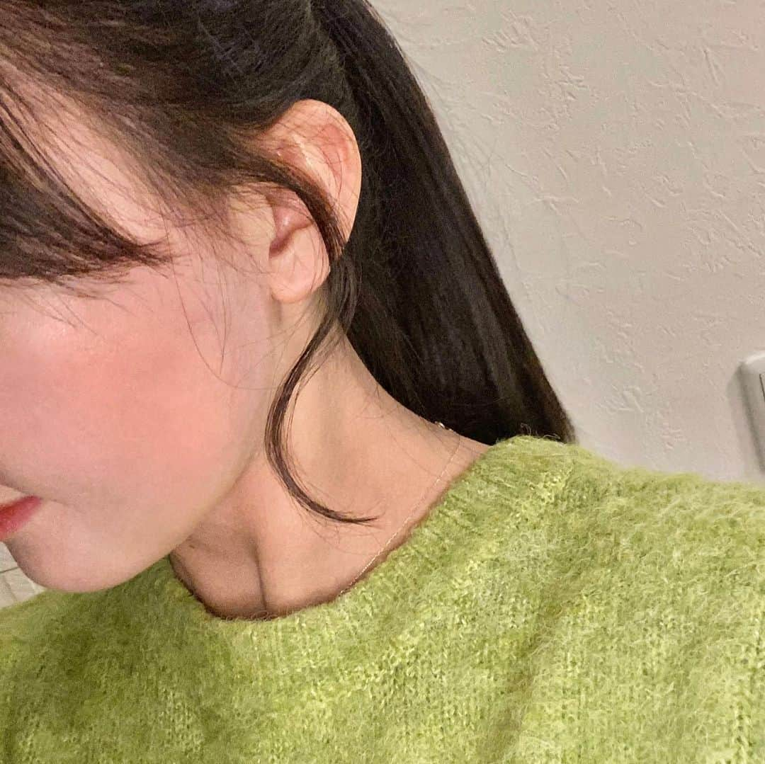 上野貴穂さんのインスタグラム写真 - (上野貴穂Instagram)「. 髪を切りました〜💇🏻‍♀️  お気に入りポイントのちょび毛ちゃん😏🫶」11月26日 21時08分 - kiho_ueno