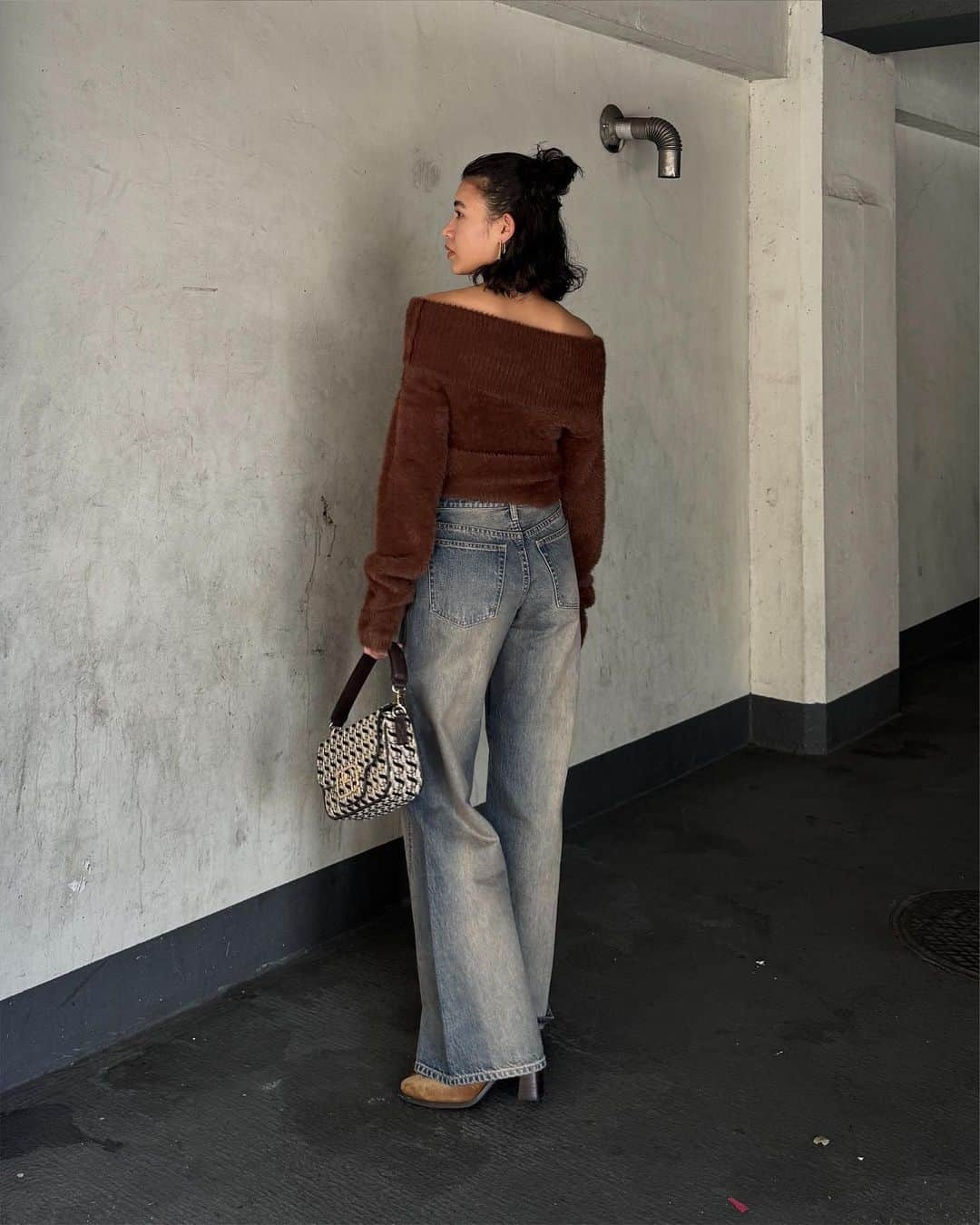 SLY OFFICIAL INFORMATIONさんのインスタグラム写真 - (SLY OFFICIAL INFORMATIONInstagram)「ㅤㅤㅤㅤㅤㅤㅤㅤㅤㅤㅤㅤㅤ #SLY_info @nina_kawakami 【159cm】 ルクア大阪店 スタッフ __________________________________ 12/1(金)店舗入荷予定 ☑︎SHAGGY 2WAY TOPS (030GAR70-3610) IVOY,BLK,BRN,RED  ☑︎LOGAN L/W FLARE-C (030GAA11-4590) BLU ㅤㅤㅤㅤㅤㅤㅤㅤㅤㅤㅤㅤㅤ SLY店舗・WEBSTORE・ZOZOTOWNにて販売中 ☑︎S BADGE MONOGRAM JQ BAG (030GAA55-5790) Multi  ☑︎VARIOUS SKIN ANKLE BOOTS (030GAA55-2480) BEG,BLK __________________________________ ※配送の都合により発売日が異なる場合がございます。 ※店舗により在庫状況が異なります。 #SLY #SLY_fav」11月26日 12時18分 - sly_official_info