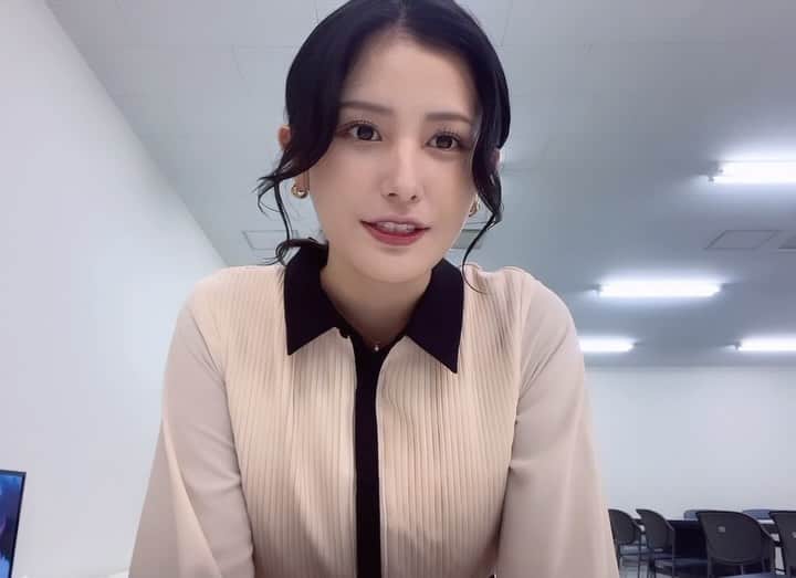 池谷実悠のインスタグラム：「プロってすごい  #テレ東 #アナウンサー」