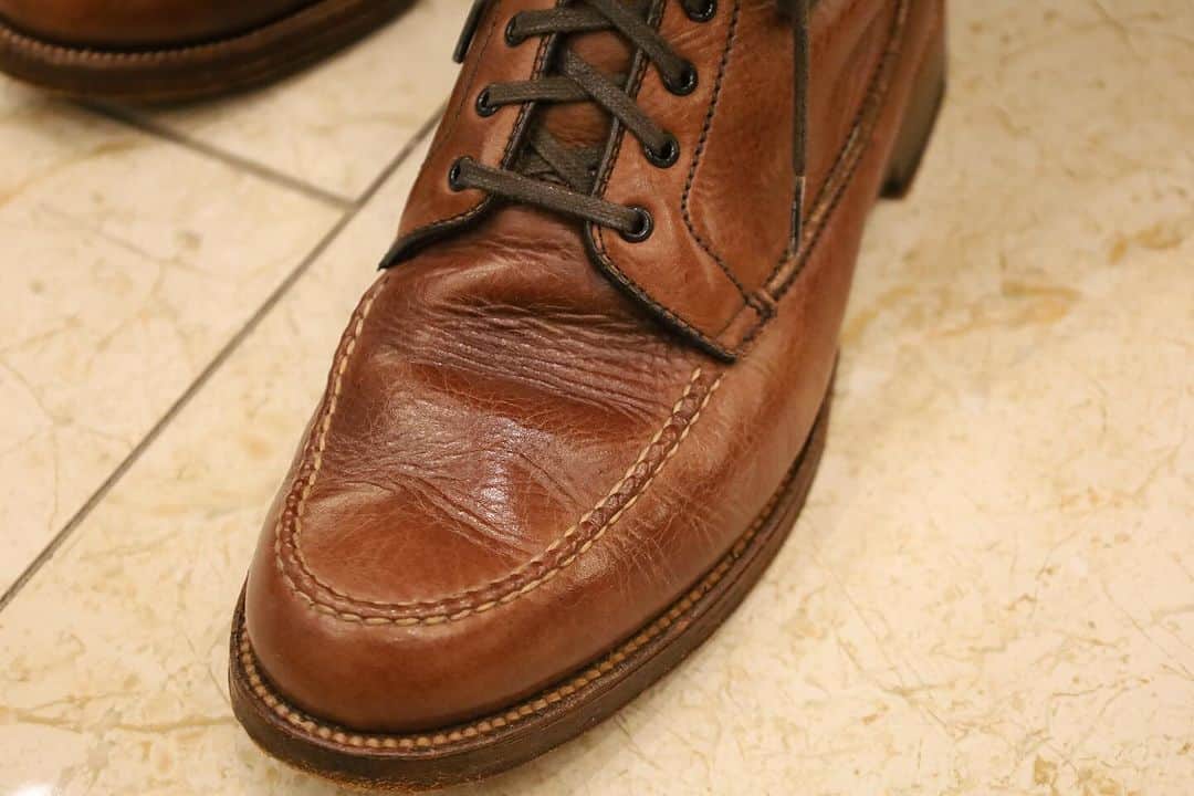 ラコタハウスさんのインスタグラム写真 - (ラコタハウスInstagram)「Alden  Model: 3560 Style: Michigan boot Material: Utica Color: Brown  各種お問い合わせは、プロフィール欄記載リンクのLINEをご利用ください。  #alden #aldenshoes #thelakotahouse #oiledleather #オールデン #ラコタハウス #オイルドレザー #革靴」11月26日 12時27分 - thelakotahouse