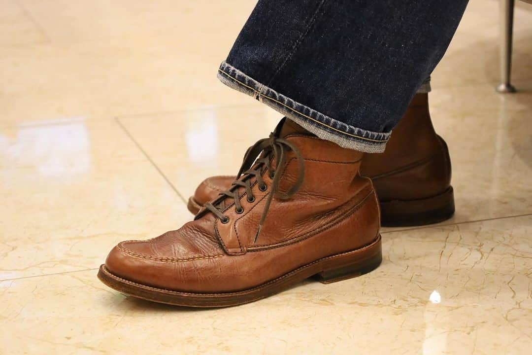ラコタハウスのインスタグラム：「Alden  Model: 3560 Style: Michigan boot Material: Utica Color: Brown  各種お問い合わせは、プロフィール欄記載リンクのLINEをご利用ください。  #alden #aldenshoes #thelakotahouse #oiledleather #オールデン #ラコタハウス #オイルドレザー #革靴」