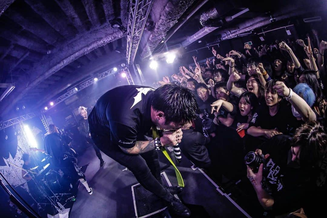 MAH さんのインスタグラム写真 - (MAH Instagram)「SiM “PLAYDEAD” WORLD TOUR SEASON 1 in 🇯🇵 Day 14 at SOUL POWER Toyama.  #SiM #PLAYDEAD #Paledusk  📷 @koheisuzukiphoto」11月26日 12時37分 - mahfromsim