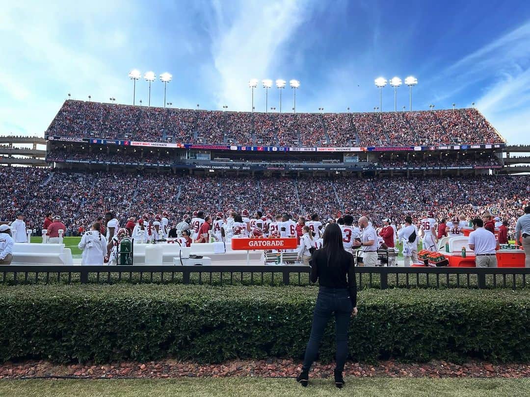 ジェニー・デルのインスタグラム：「Can we all agree that College Football is the best?   The energy at #Auburn today was beyond measure! WHAT. A. GAME. #IronBowl」