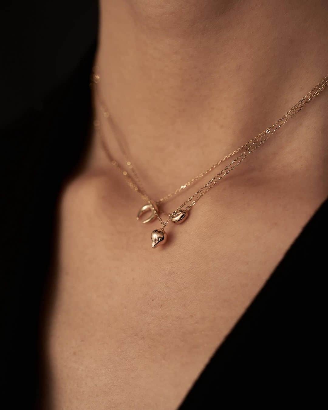 un by Tomoyo Yoshidaのインスタグラム：「_____________  直営店 11.18 sat - 11.27 mon OPEN 13:00 - 20:00」