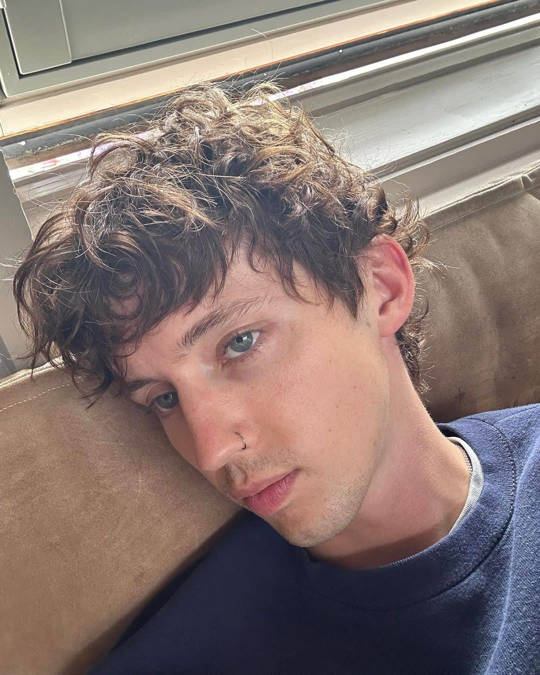 トロアイ・シヴァンさんのインスタグラム写真 - (トロアイ・シヴァンInstagram)「what’s up gang🧎🏻‍♂️」11月26日 13時39分 - troyesivan