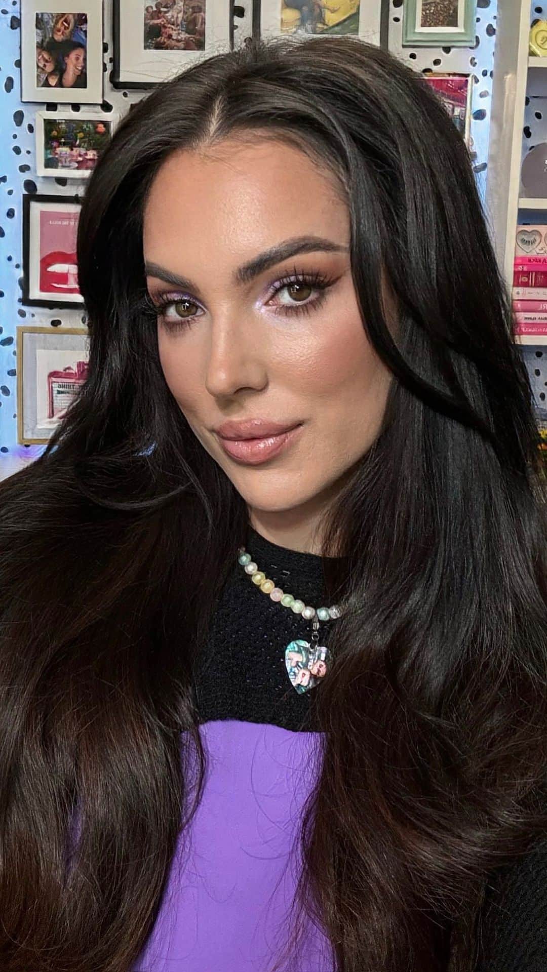 Too Facedのインスタグラム：「Satisfy your sweet tooth with a delish glam look! 🍫😍 Learn how to create this delectable chocolate-inspired look from Executive Global Beauty Director @elysereneau 💗 #toofaced #chocolatewonderland  #trendingwithtoofaced #tfcrueltyfree」