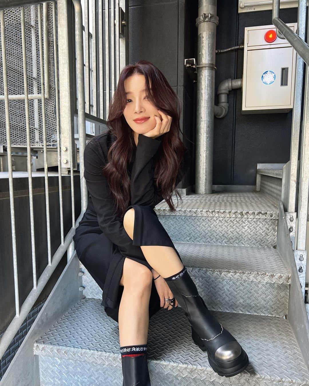江田友莉亜のインスタグラム：「ちょっと前の写真にサラダを添えて ･*:.｡.:*･'(*ﾟ▽ﾟ*)'･*:.｡.:*･゜ﾟ･*✂︎ @inomataakiko」