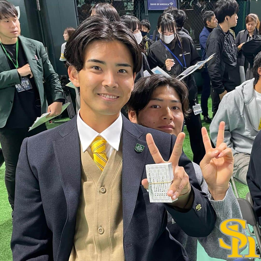 福岡ソフトバンクホークスさんのインスタグラム写真 - (福岡ソフトバンクホークスInstagram)「#鷹奉祭2023 #よかよか学園 #大野稼頭央 #飛田悠成 #渡邊佑樹 #緒方理貢 #勝連大稀 #伊藤大将 #加藤晴空 #山本恵大 #2023年11月26日 #softbankhawks #ホークス #sbhawks」11月26日 14時06分 - softbankhawks_official