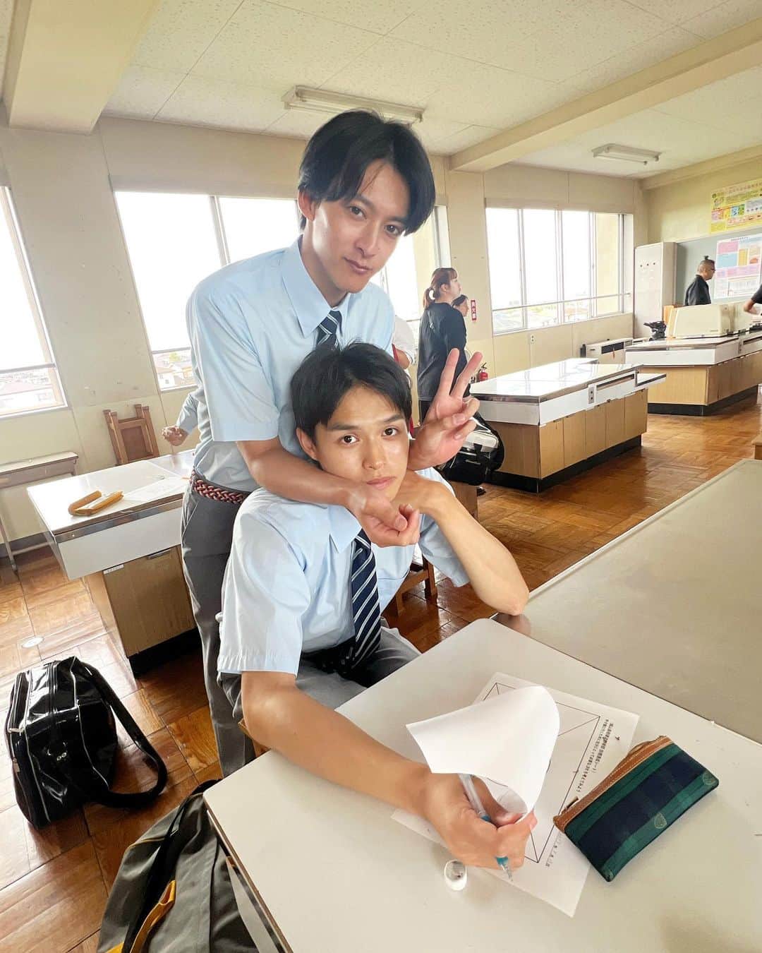 下剋上球児のインスタグラム：「🖌  第7話放送まであと7時間✨  #ねむしょう もいいけど… こちらの2人も…！！  2人の様子は #UNEXTparaviコーナー で配信中の #下剋上セレクション を要チェックです✅  #tbs #日曜劇場 #下剋上球児 #今夜9時第7話放送✨」