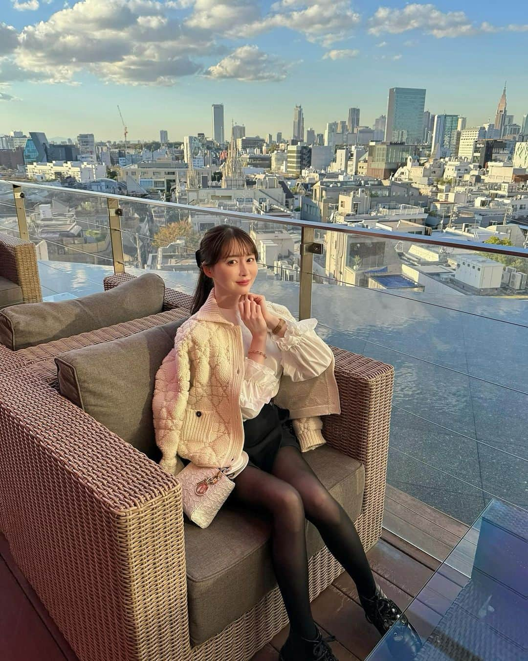 ayakoさんのインスタグラム写真 - (ayakoInstagram)「くもがかわいかった日☁️🩵🐼 今日から急に冬の寒さ❄️☃️🥶」11月26日 14時40分 - ayapooh_22