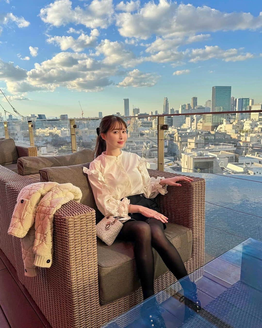 ayakoのインスタグラム：「くもがかわいかった日☁️🩵🐼 今日から急に冬の寒さ❄️☃️🥶」