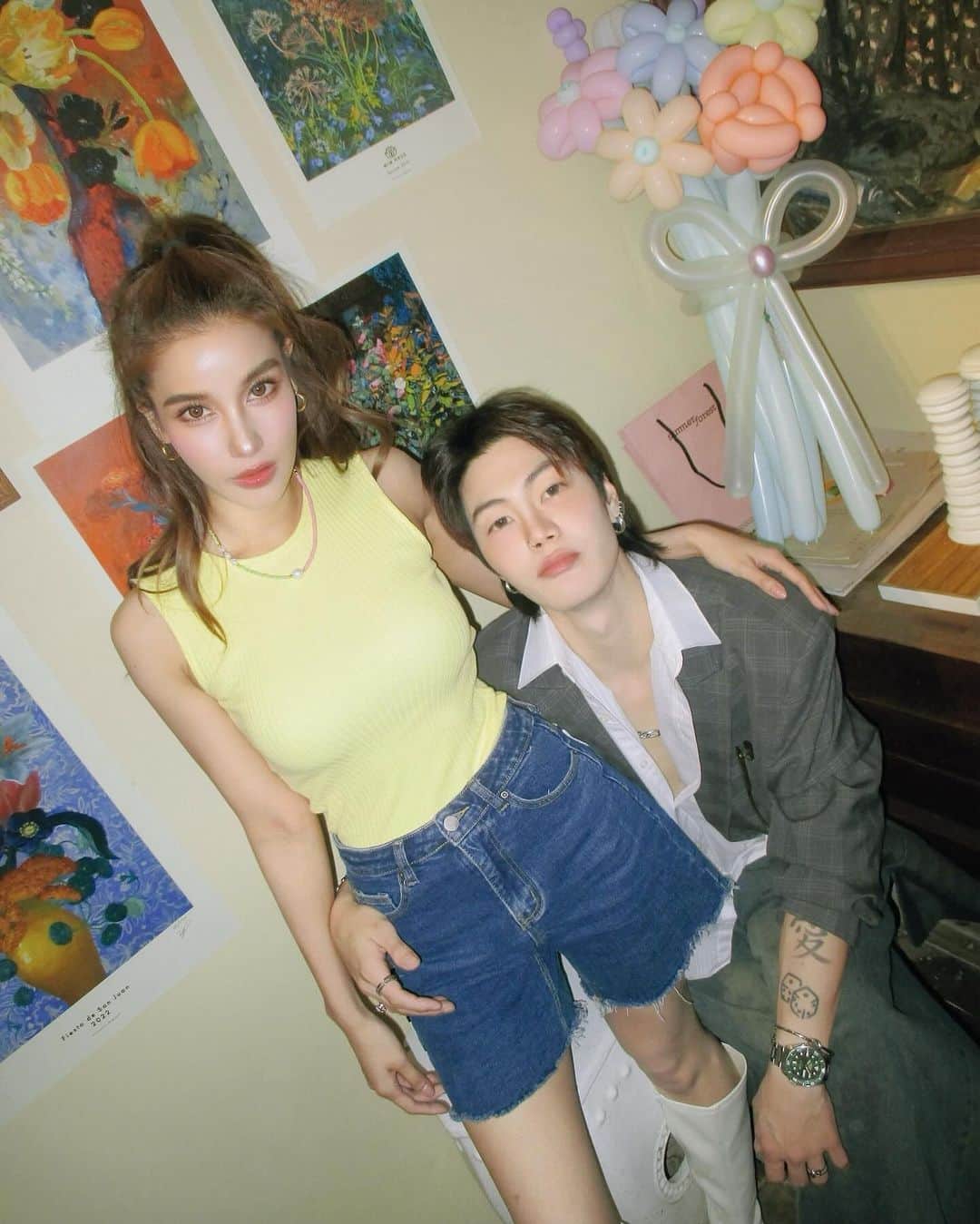 ウィウ＝ワンナロット・ソンティチャイさんのインスタグラム写真 - (ウィウ＝ワンナロット・ソンティチャイInstagram)「🎂ℍ𝔹𝔻 @dewva เซอร์ไพรส์ที่ไม่เซอร์ไพรส์😂 love you all💘💘💘 (แค่แท็กชื่อทุกคนในรูปก็เหนื่อยแล้วจ่ะ ช่วยด้วย)」11月26日 14時53分 - villwannarot