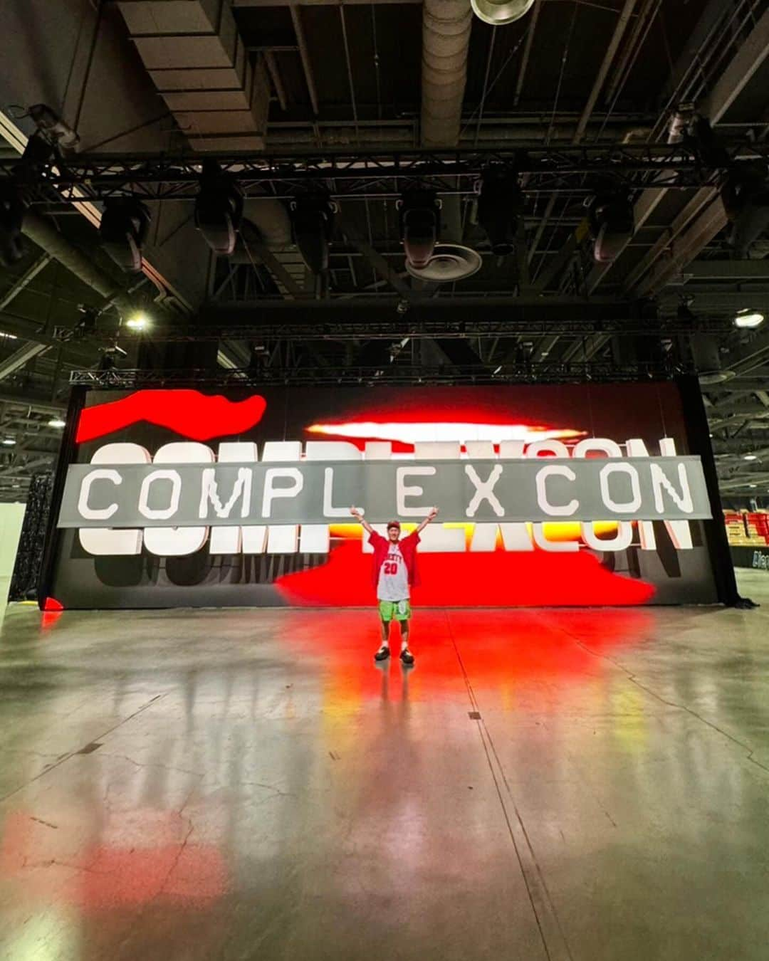 照屋 健太郎さんのインスタグラム写真 - (照屋 健太郎Instagram)「I am grateful to everyone I met at @complexcon 😆✌️🇺🇸  写真2-8枚は @koichicks 📸🙏  #世界から注目される沖縄へ #LIBERTYFORCE #CHASEYOUR BRIGHTFUTURE」11月26日 14時57分 - libertyforce_teruya